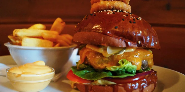 20% sleva na celý sortiment Burger Grill pub: burgery, steaky, křidýlka a další dobroty s sebou
