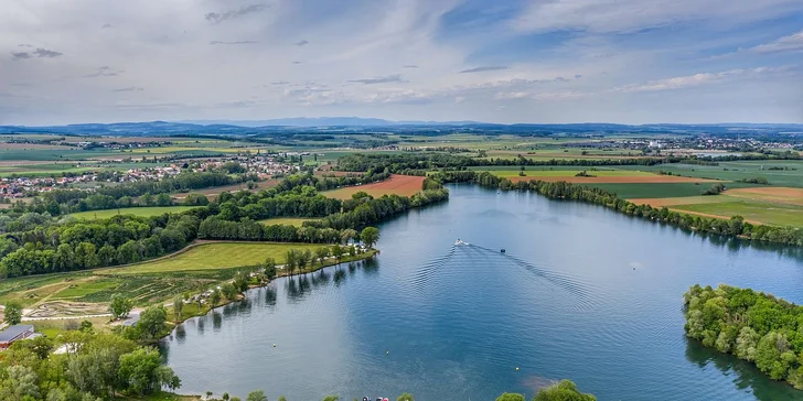 Vznášejte se nad vodou jako superhrdinové: let na flyboardu pro 1 i 2 osoby