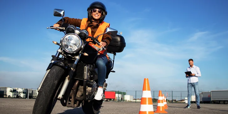 Rezervace autoškoly: získejte řidičský průkaz na auto či motorku