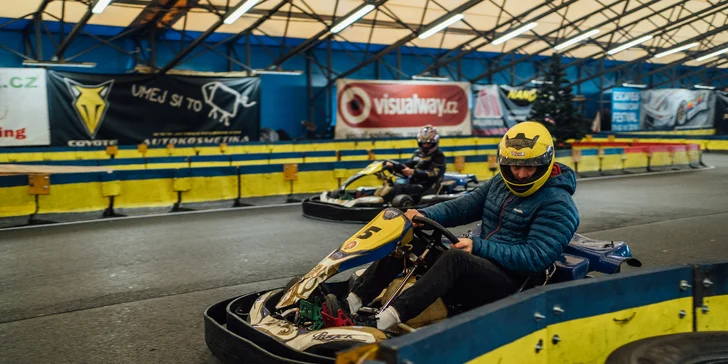 Zažijte adrenalin na 4 kolech: 10minutová jízda na závodní motokáře pro děti i dospělé