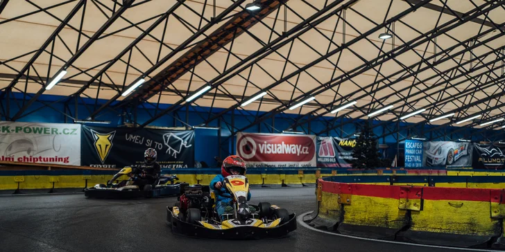 10min. jízdy na motokárách a farmářská grilovaná kuřata