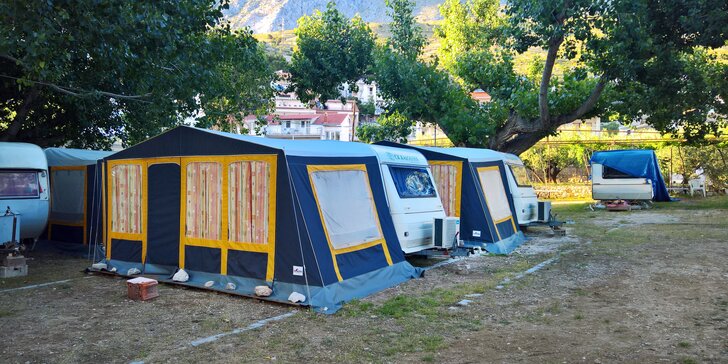 Na 8 dní k moři do Chorvatska: pobyt v karavanu na Omišské riviéře