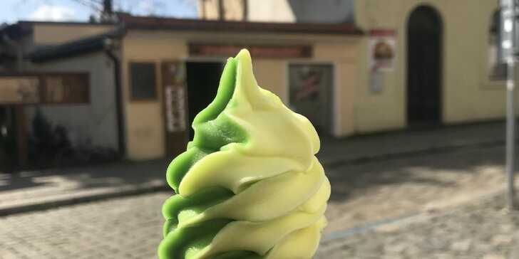 Prima letní osvěžení: točená zmrzlina do kornoutu či kelímku v centru Plzně