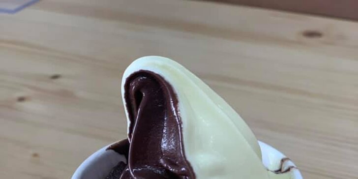 Prima letní osvěžení: točená zmrzlina do kornoutu či kelímku v centru Plzně