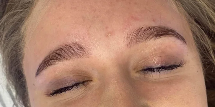 Neodolatelný pohled: lash lifting a laminace obočí s výživou a barvením