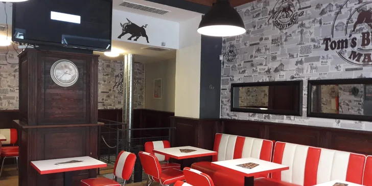Special burger, steakové hranolky a nápoj pro 1 či 2 os.: v bulce hovězí s čedarem, volským okem i chilli