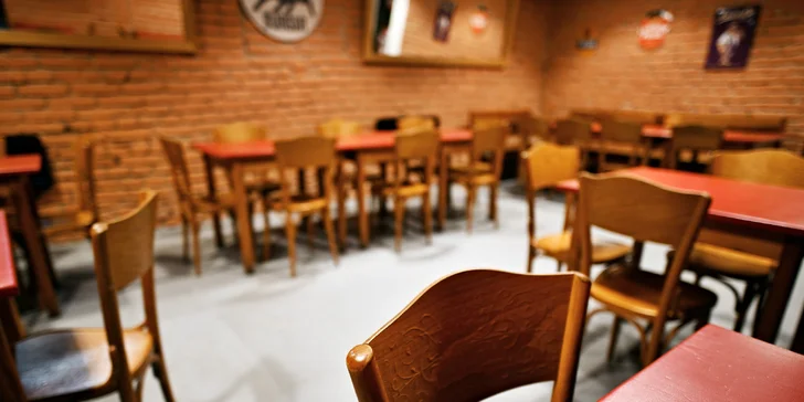 Special burger, steakové hranolky a nápoj pro 1 či 2 os.: v bulce hovězí s čedarem, volským okem i chilli
