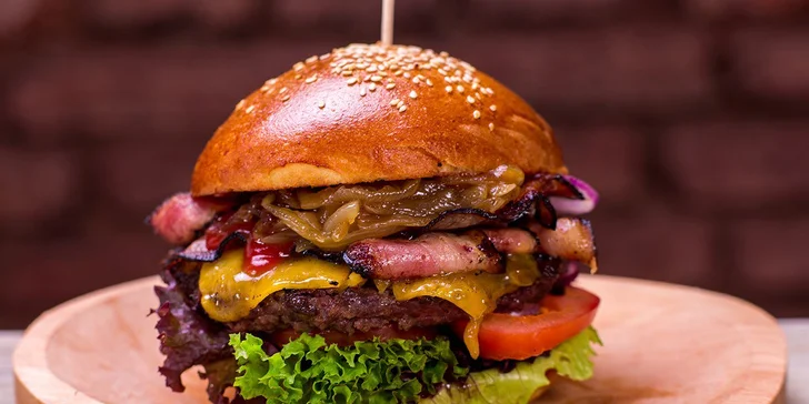 Burgerové menu od Toma s hranolky a pivním speciálem pro 1, 2 či 4 osoby