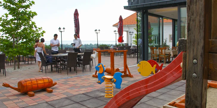Dovolená přímo u Balatonu: pobyt s polopenzí a neomezeným wellness