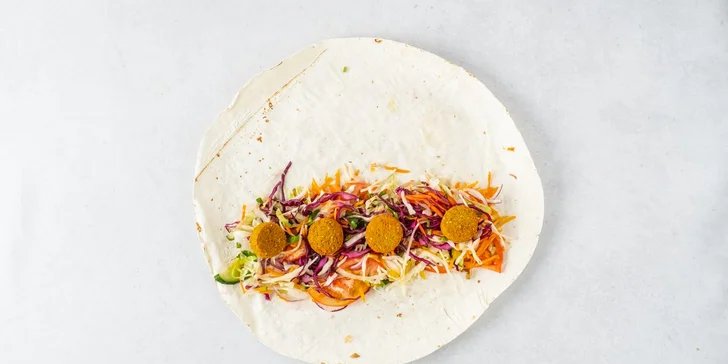 Vegetariánský kebab v tortille: falafel nebo hallumi sýr i nápoj podle výběru pro 1 osobu