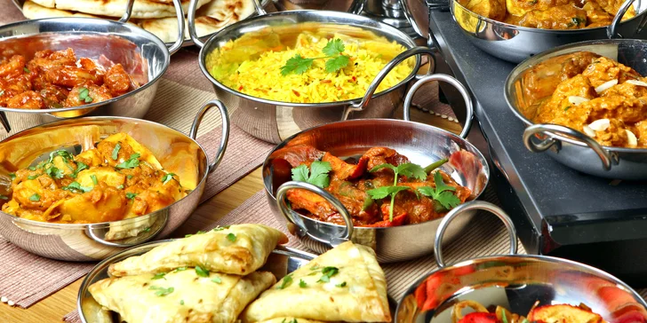 Zajděte si na exotickou večeři: pestré indické menu Sampler pro dva