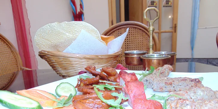 Zajděte si na exotickou večeři: pestré indické menu Sampler pro dva
