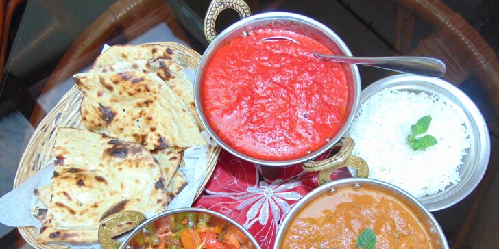 Indické menu pro 2 osoby: kuřecí tikka, jehněčí šiš kebab i rýžový puding