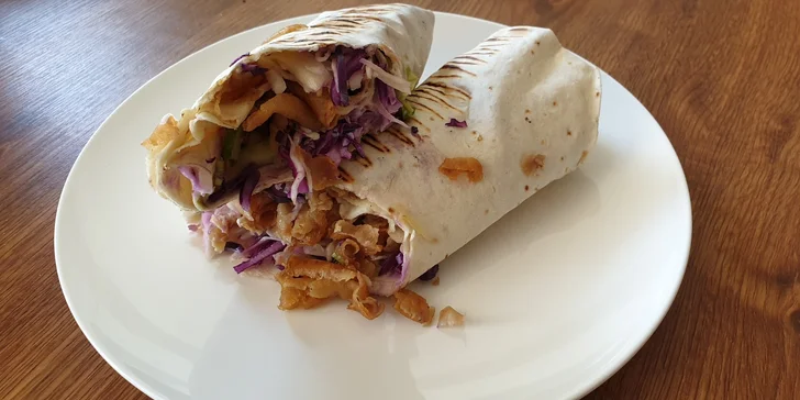 Parádní sváča: kebab či falafel v tortille, chlebu i s hranolky a nápoj dle výběru