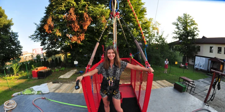 Užijte si pořádný adrenalin: bungee jumping z 90 m v polském městě Chorzów, sólo i tandem