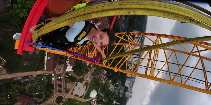 Užijte si pořádný adrenalin: bungee jumping z 90 m v polském městě Chorzów, sólo i tandem