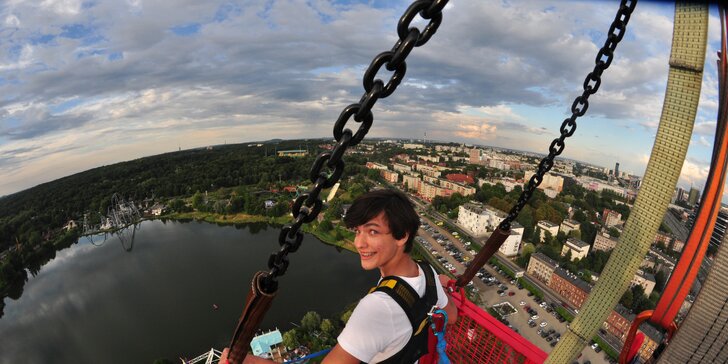 Užijte si pořádný adrenalin: bungee jumping z 90 m v polském městě Chorzów, sólo i tandem
