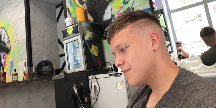 Stříhání vlasů, úprava vousů i full servis v barbershopu od Vojty