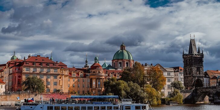 50minutová vyhlídková plavba po Vltavě pro děti i dospělé, termíny do konce října