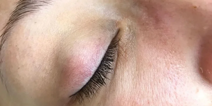 Permanentní make-up: pudrové obočí nebo horní linka i zesvětlení či odstranění
