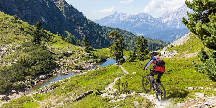 Dovolená v Rakousku: úžasný pobyt na vrcholu Alp pro dva se snídaní a lahví sektu na pokoji