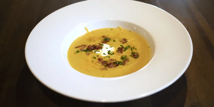 Tříchodové menu v mexické restauraci: polévka, plato specialit a dezert pro 2 osoby