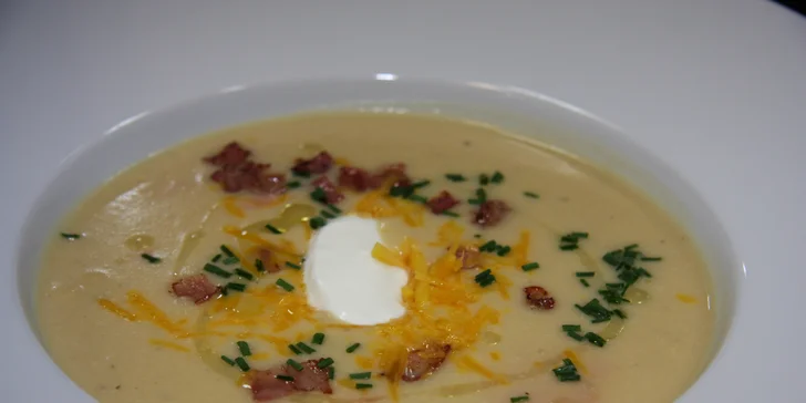 Tříchodové menu v mexické restauraci: polévka, plato specialit a dezert pro 2 osoby