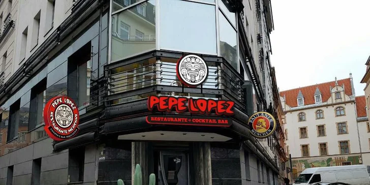 Tříchodové menu v mexické restauraci: polévka, plato specialit a dezert pro 2 osoby
