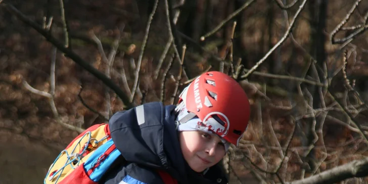 Via Ferrata pro začátečníky: lezení po Hněvíně v Mostě i s návštěvou jeskyně