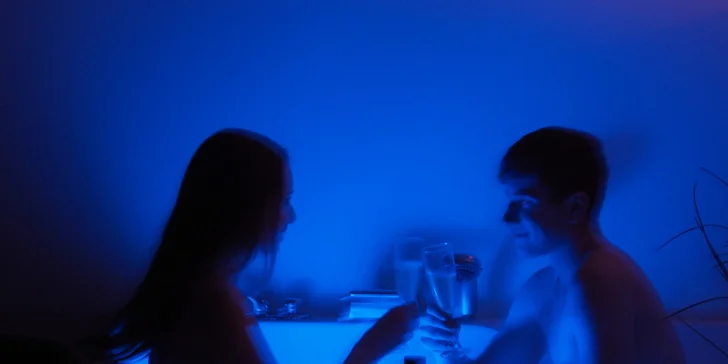 Dvě hodiny v soukromém wellness s lahví sektu a občerstvením pro 2