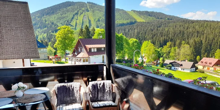 Relax v Harrachově: pokoj nebo apartmán s privátní vířivkou a snídaní