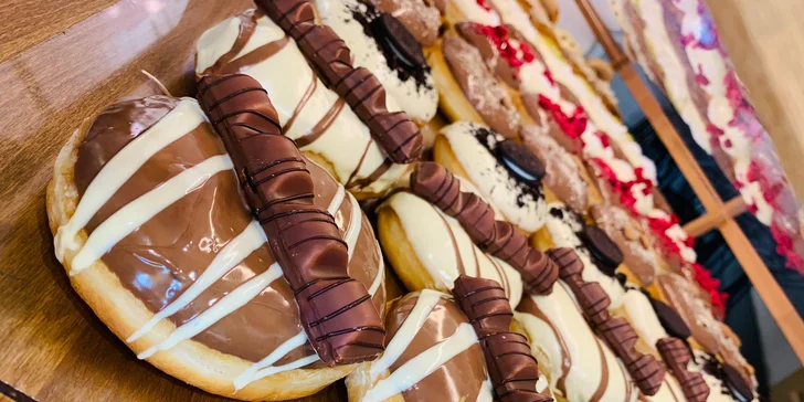 Káva a donut dle výběru pro jednoho nebo dva mlsouny