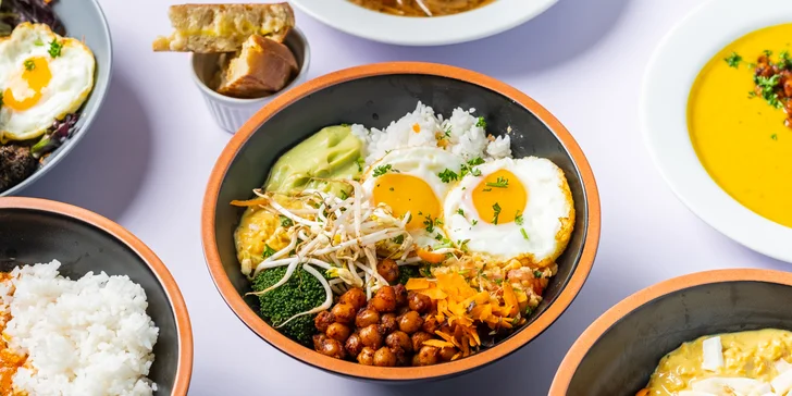 Veganský či vegetariánský burger nebo bowl dle výběru a nápoj pro 1 či 2 osoby