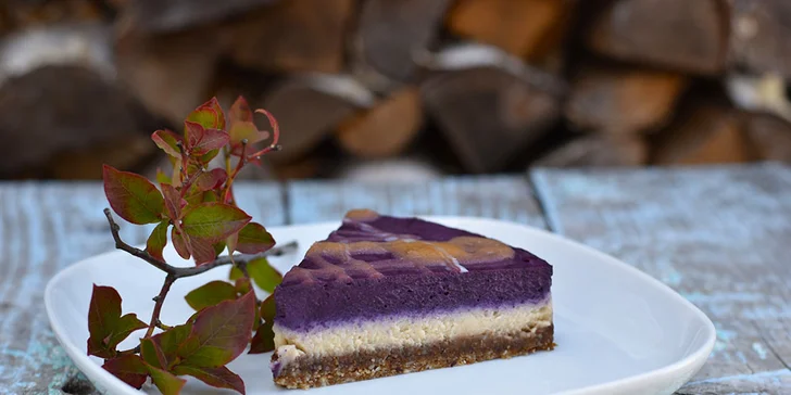 Raw & vegan dezert i výběrová káva Coffee Culture dle výběru pro jednoho či pro dva