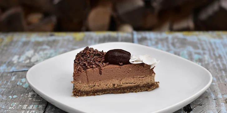 Raw & vegan dezert i výběrová káva Coffee Culture dle výběru pro jednoho či pro dva