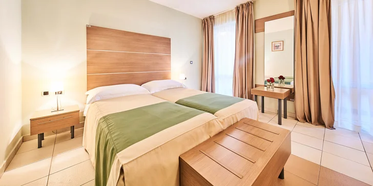 Chorvatský Umag: 4* resort s bazény a aquaparkem, jídlo i pití, 200 m na pláž a děti zdarma