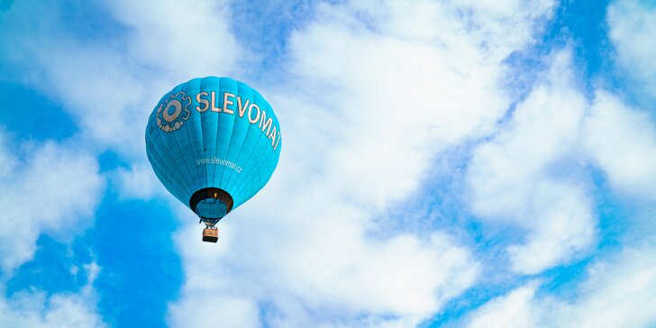 Zážitek na celý život: let balonem včetně slavnostního křtu pro 4 osoby