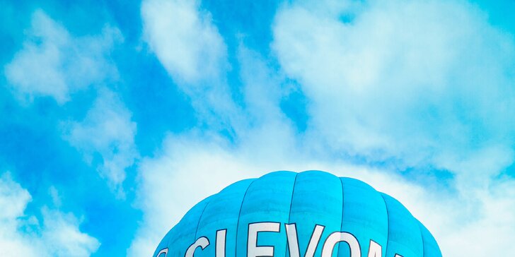 1 nebo 2 hodiny v oblacích: let horkovzdušným balónem v páru či skupince