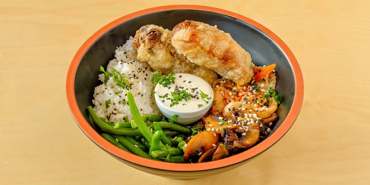 Veganský či vegetariánský burger nebo bowl dle výběru a nápoj pro 1 či 2 osoby
