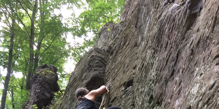 Adventure kurz skalního lezení pro 1 osobu: 6–8 hod. teorie i praxe