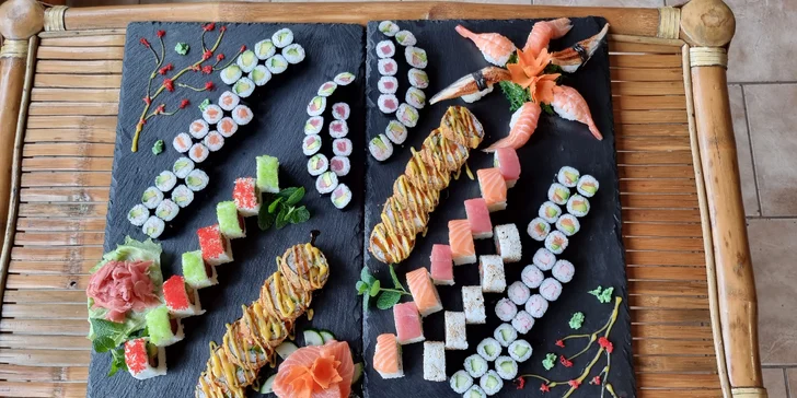 66 až 106 ks pestrobarevného sushi: maki i nigiri s rybami a zeleninou