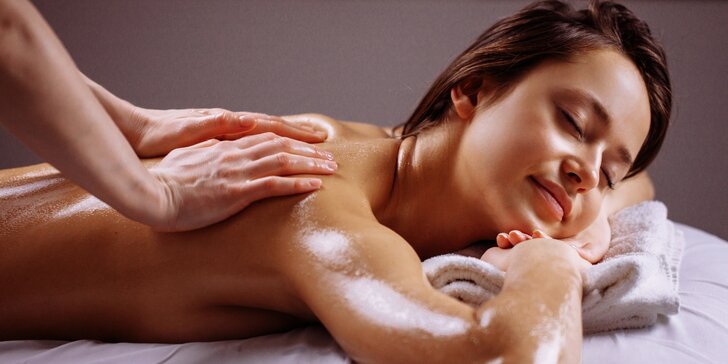 Celotělová hodinová masáž horkým olejem ve Flexible SPA