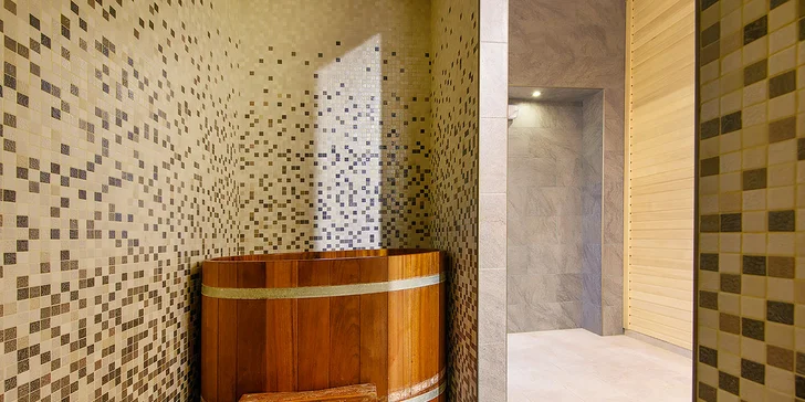 90 minut v privátním wellness až pro 4 osoby: vířivka, bazén nebo i sauna