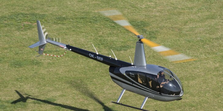 Vzrušující let vrtulníkem pro 1 nebo 3 osoby: až 30 minut letu