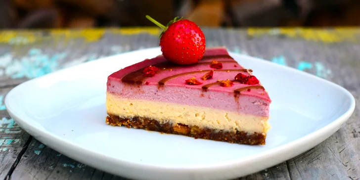Raw & vegan dezert i výběrová káva Coffee Culture dle výběru pro jednoho či pro dva