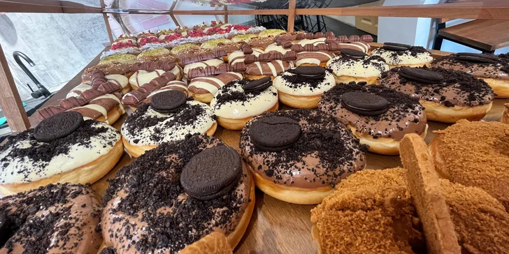 Káva a donut dle výběru pro jednoho nebo dva mlsouny