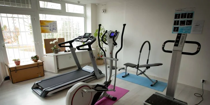 Vstupy do dámského fitka i vacushape či vibrační plošina pro zpevnění celého těla