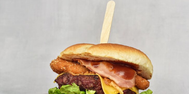 Burger menu pro jednoho nebo dva gurmány: nápoj, hranolky a omáčka