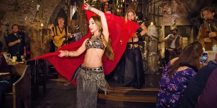 K Pavoukovi na středověké hody: historická show, 5chodové menu a neomezené nápoje