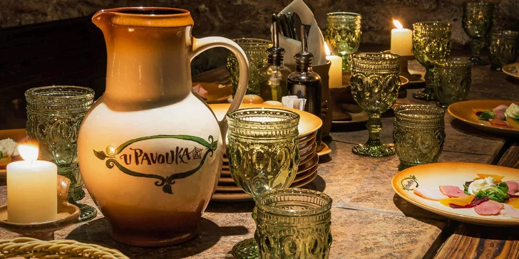 K Pavoukovi na středověké hody: historická show, 5chodové menu a neomezené nápoje